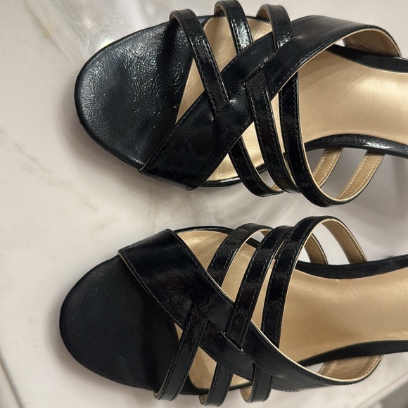 Sandals - Picture 3 of 4